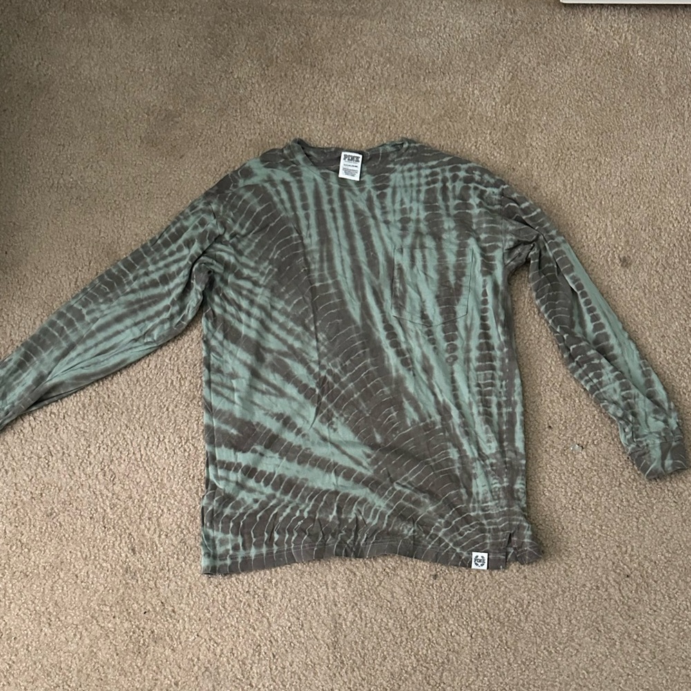 grey&mint pink shirt